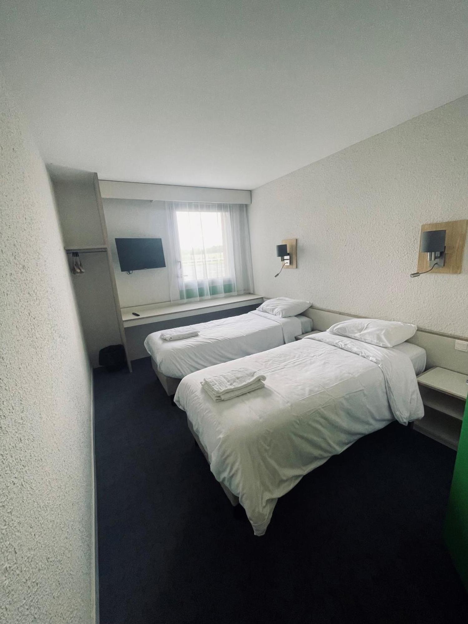 Hotel La Petite Auberge Chambretaud Luaran gambar